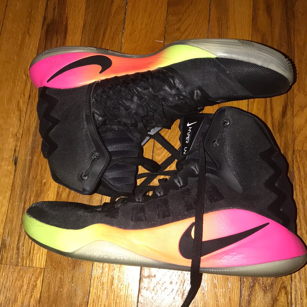 Nike hyperdunk basketball shoes